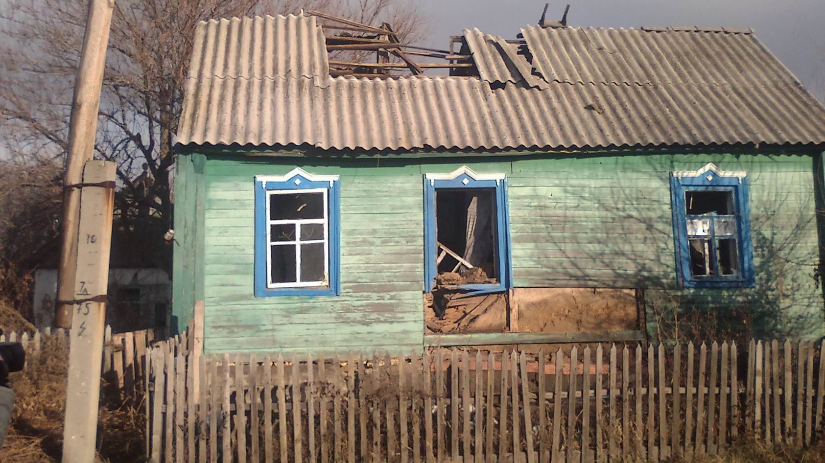 Количество обстрелов в Луганской области растет с каждым днем [Фото]