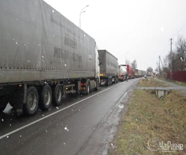 Московские священники не пускали грузовики с погибшими воинами через Ровенскую область (Фото)