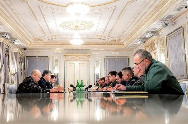 Порошенко провел совещание с руководителями силовых ведомств