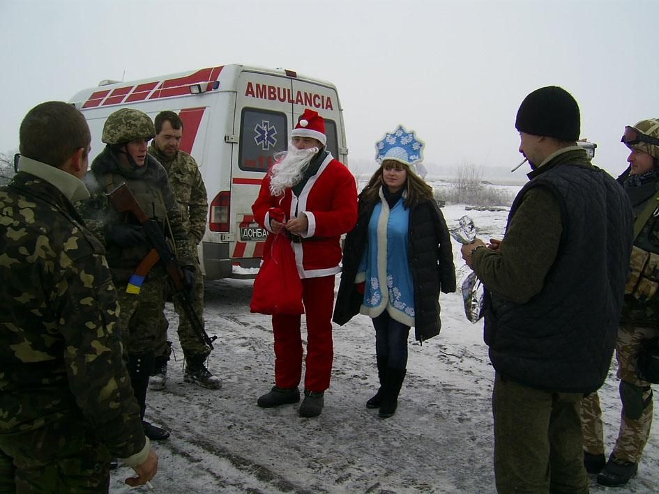 Украинские артиллеристы поздравили своих боевых товарищей с новогодними праздниками (Фото)