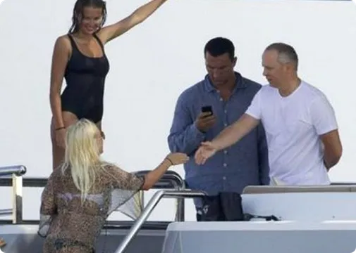 Володимир Кличко і Нестор Шуфрич на яхті Володимир Кличко і Нестор Шуфрич на яхті